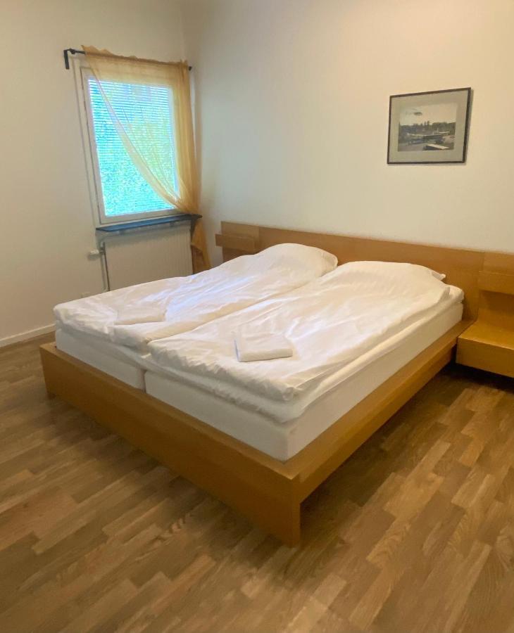 Gullringens Vaerdshus & Hotell Экстерьер фото