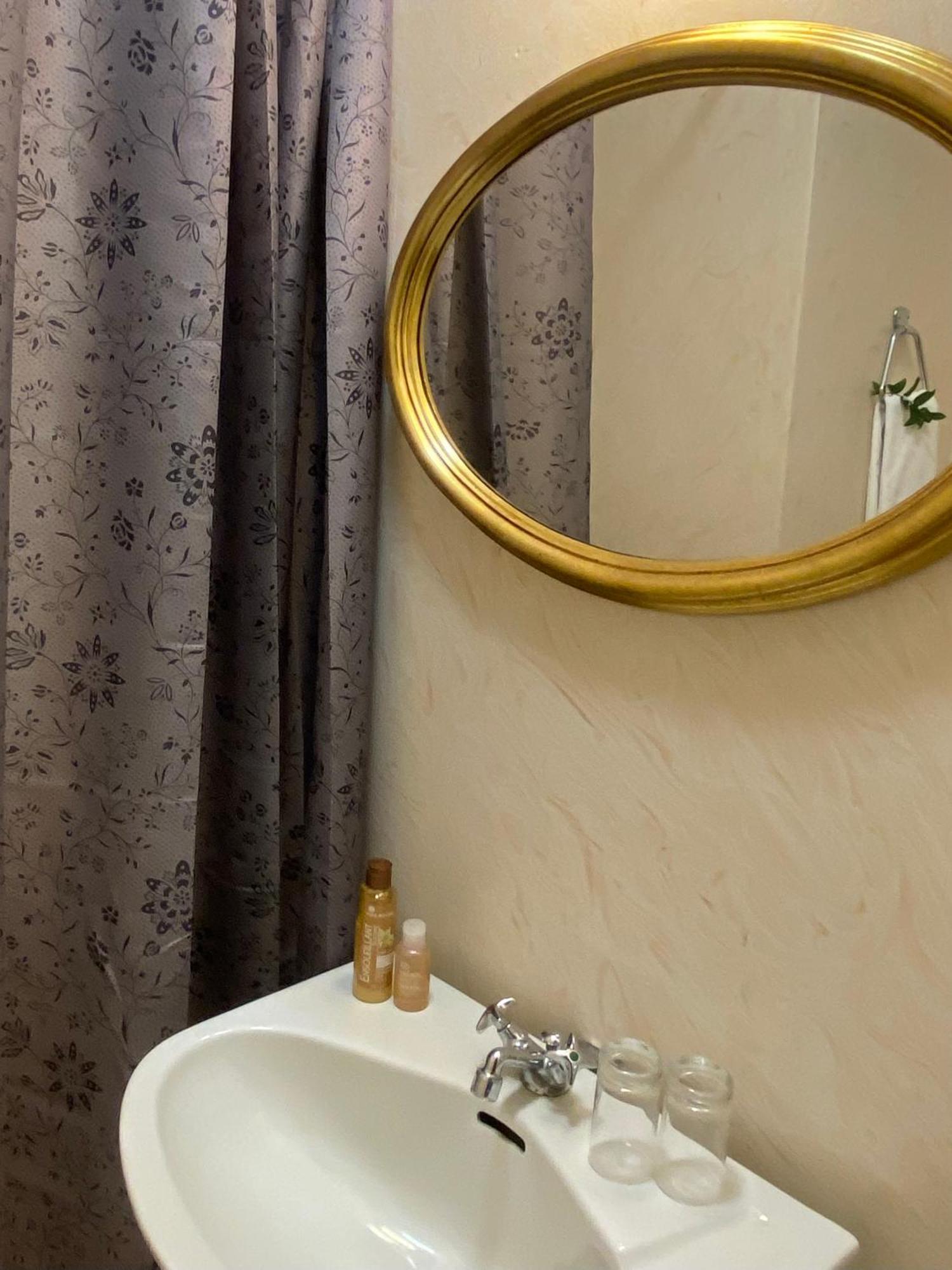 Gullringens Vaerdshus & Hotell Экстерьер фото