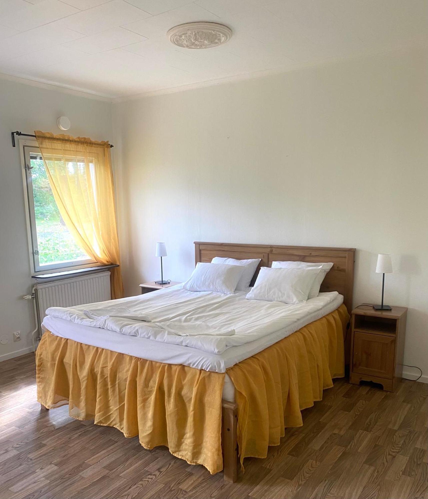 Gullringens Vaerdshus & Hotell Экстерьер фото